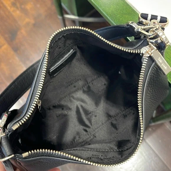 Kate Spade Rosie Shoulder Bag With Tech Attachment AirPod
Black
NWT - Picture 12 of 16
